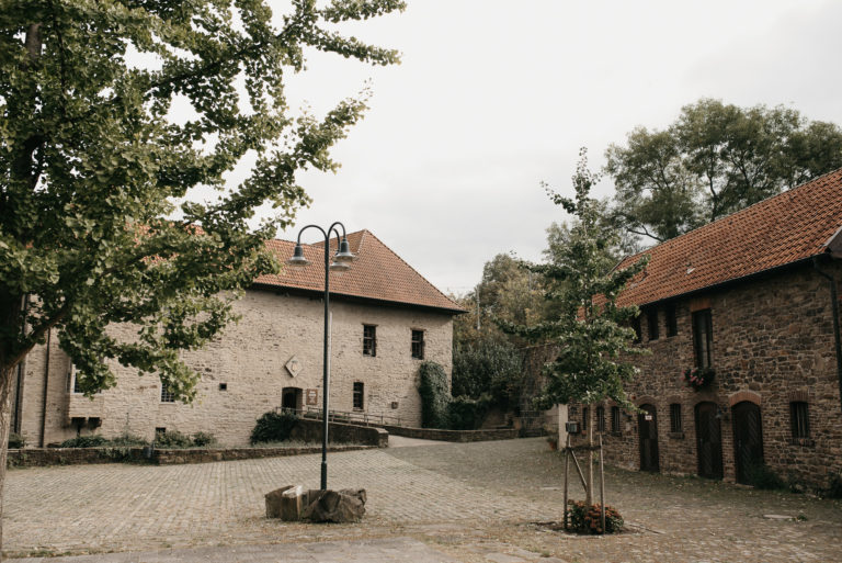 Hochzeitsfotograf Witten Standesamt Haus Herbede Außenansicht